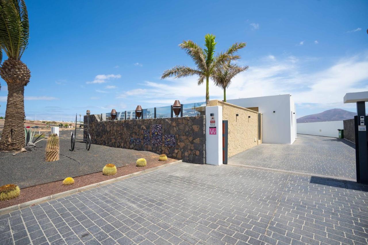 Sea Breeze Villas Lapa And Claca Playa Blanca  Exterior photo