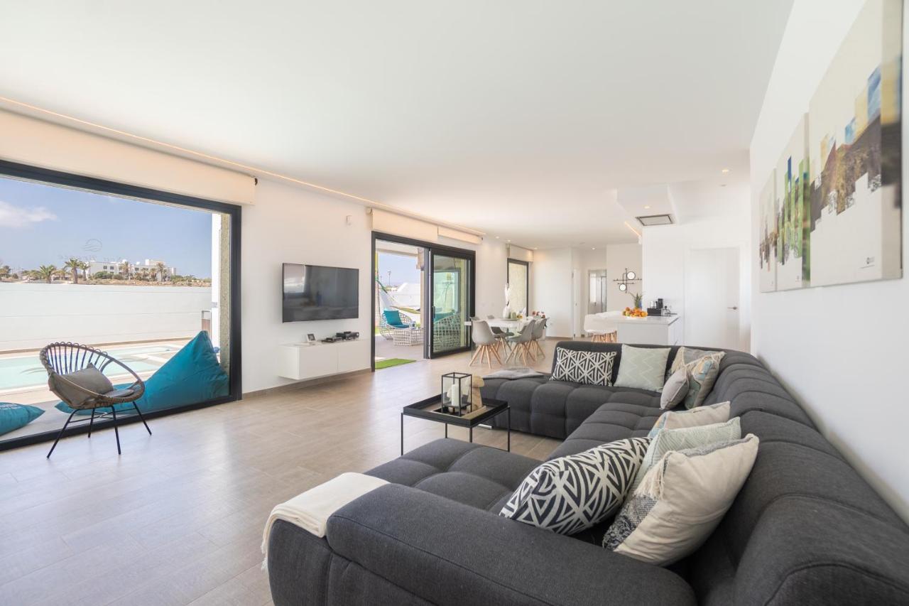 Sea Breeze Villas Lapa And Claca Playa Blanca  Exterior photo